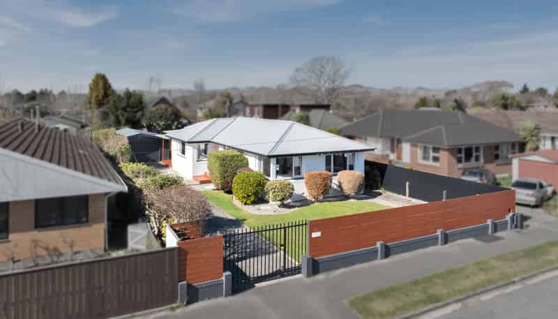 136 Avonhead Road, Avonhead