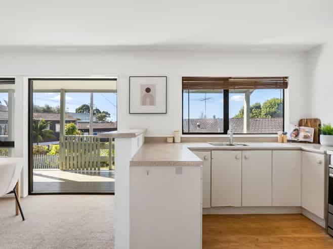 2/491 Glenfield Road, Glenfield
