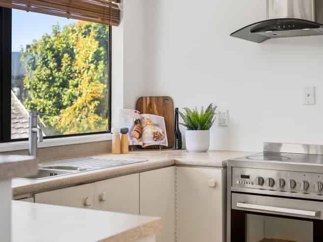 2/491 Glenfield Road, Glenfield
