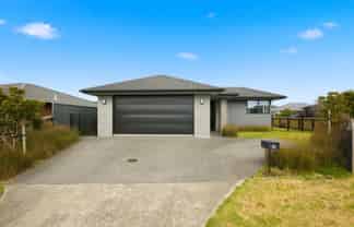 90 Tabraham Crescent, Pyes Pa