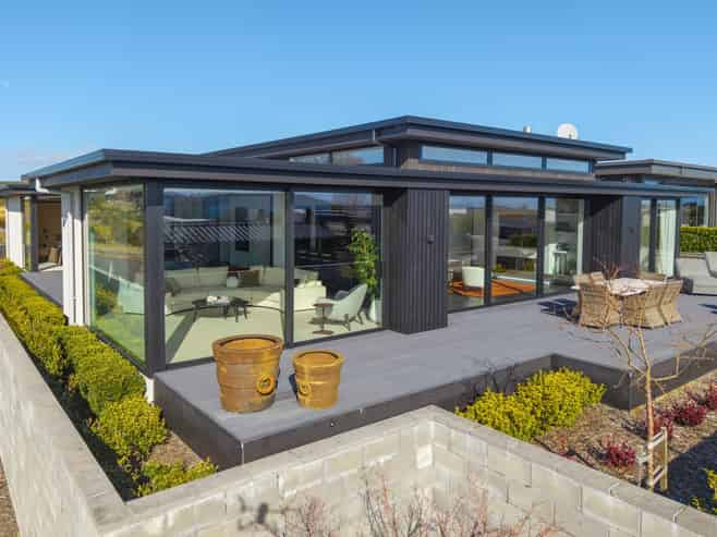 35 Pukenamu Road, Rainbow Point
