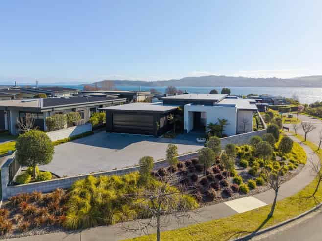 35 Pukenamu Road, Rainbow Point