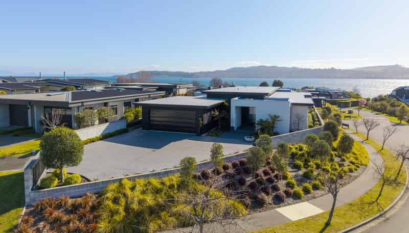 35 Pukenamu Road, Rainbow Point
