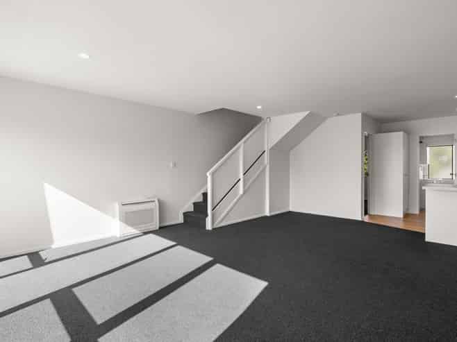 4/324 Worcester Street, Linwood