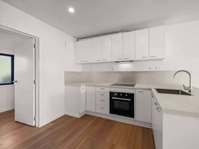 4/324 Worcester Street, Linwood