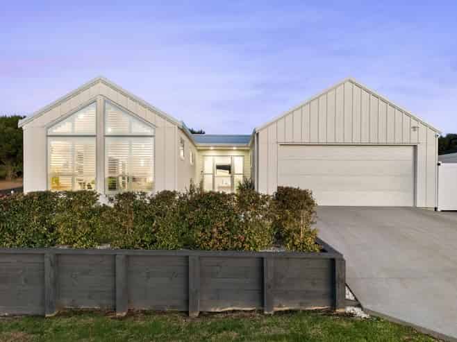 24 Orawahi Road, Glenbrook