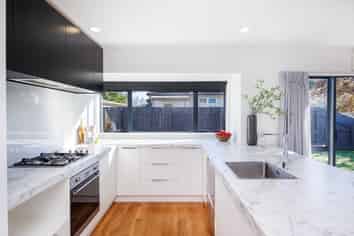 2 Pinedale Parade, Milson