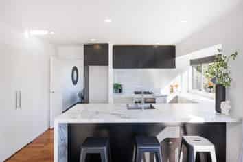 2 Pinedale Parade, Milson