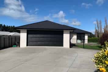 32 Oldfield Lane, Marton