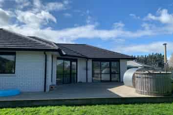 32 Oldfield Lane, Marton