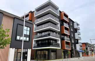 Brand-New Compact CBD Office