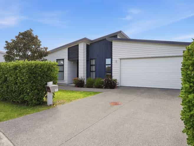 13 Andalusian Way, KARAKA