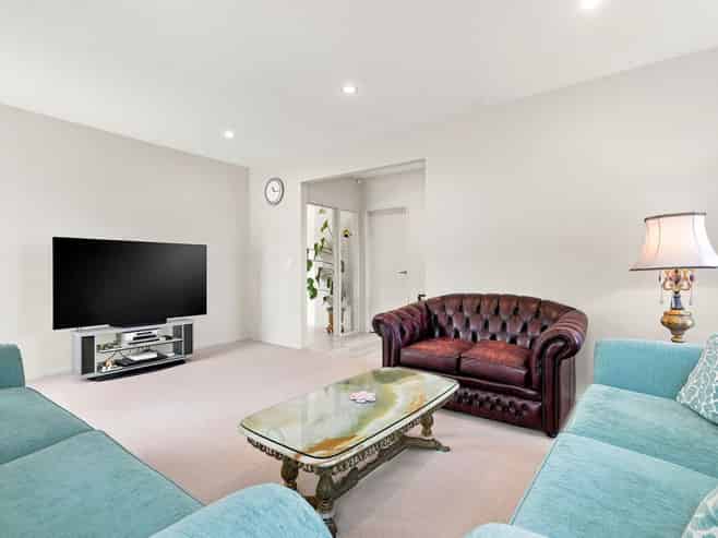13 Andalusian Way, KARAKA