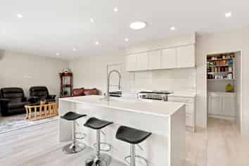 13 Andalusian Way, KARAKA