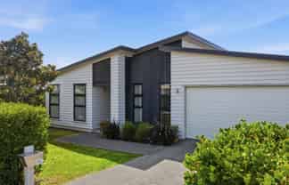 13 Andalusian Way, KARAKA