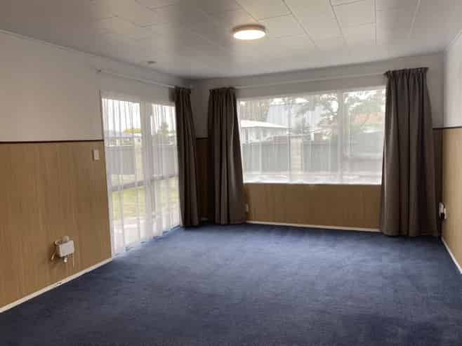 17 Kirkcaldy Cres, Flaxmere