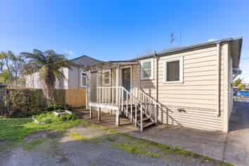 2/415 Sandringham Road, Sandringham