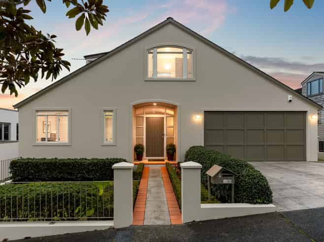 4 Codrington Crescent, Mission Bay