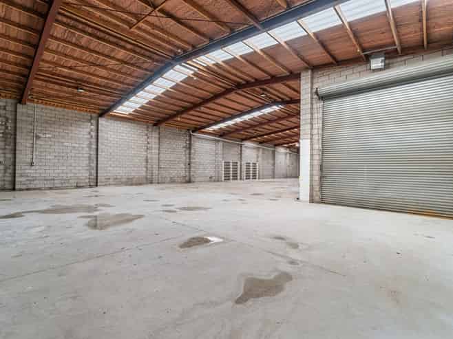 Functional Warehouse in Central Frankton