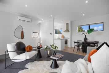 8/5 Peachgrove Road, Te Atatu Peninsula