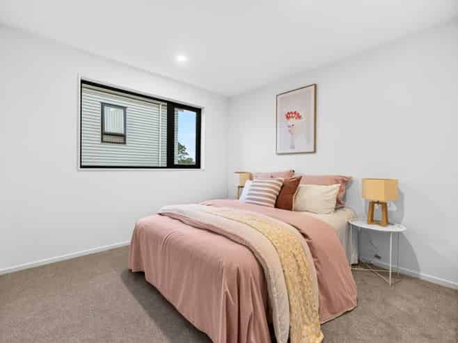 8 & 10 Bittern Place, Henderson