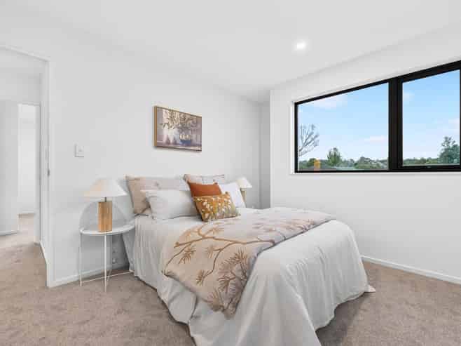 8 & 10 Bittern Place, Henderson