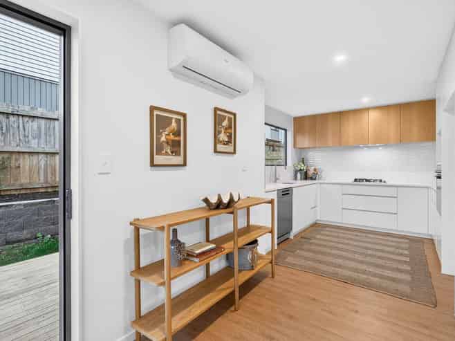 8 & 10 Bittern Place, Henderson