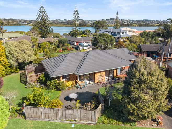 21B Settlers Grove, Orewa
