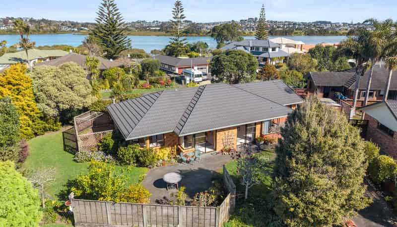 21B Settlers Grove, Orewa