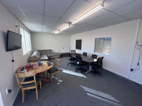 Functional warehouse/office mix on Ford Road