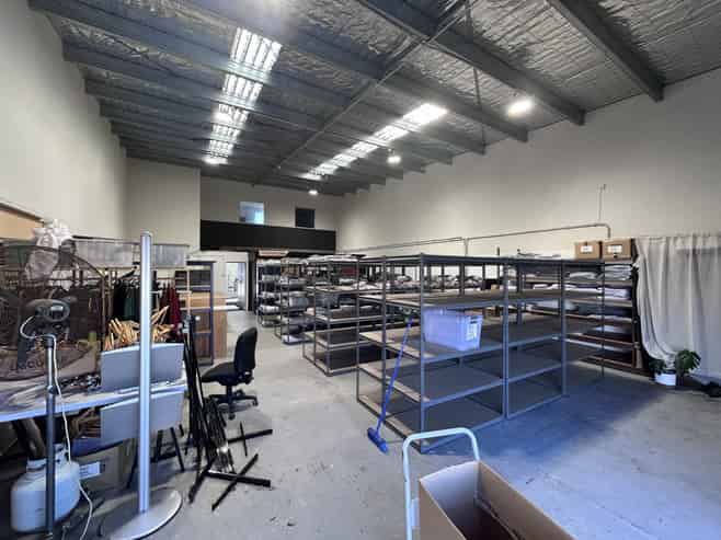 Functional warehouse/office mix on Ford Road