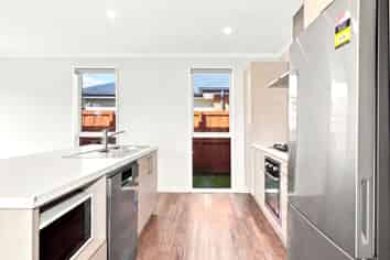 51 Sholto Duncan Crescent, HALSWELL