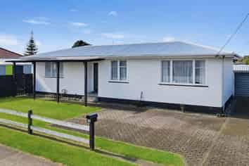 12 Mosston Road, Castlecliff
