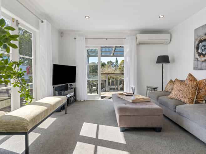 22 Rosalind Road, Glenfield