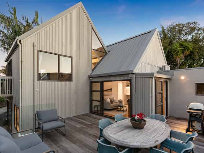 1/131 Carlisle Road, Browns Bay