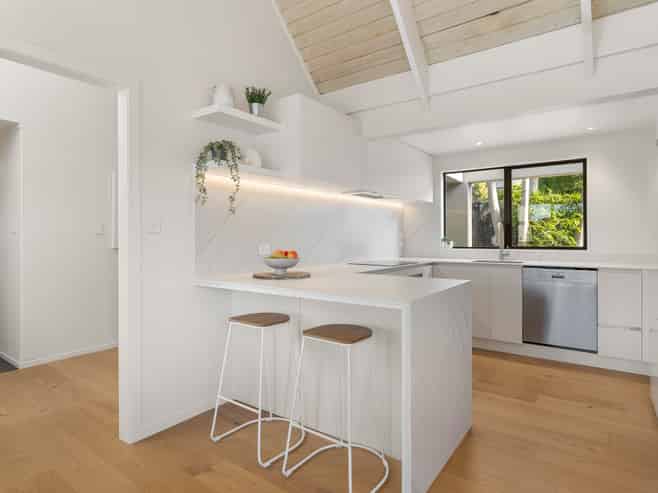 1/131 Carlisle Road, Browns Bay