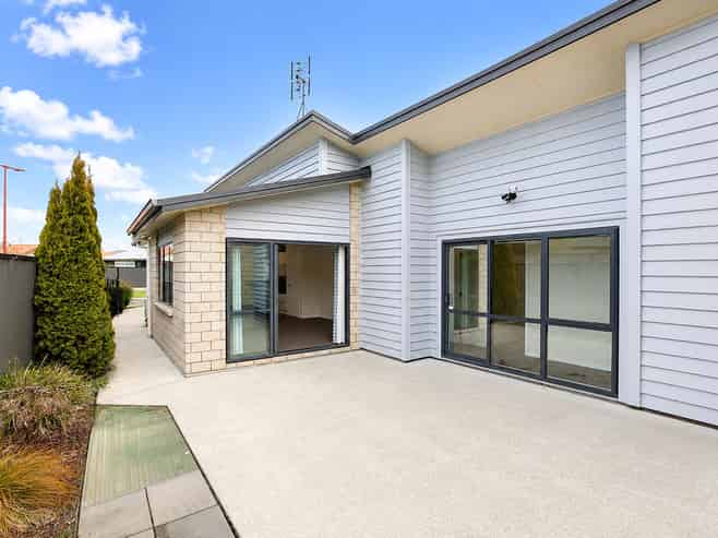 41 Stan Heather Drive, Glenview