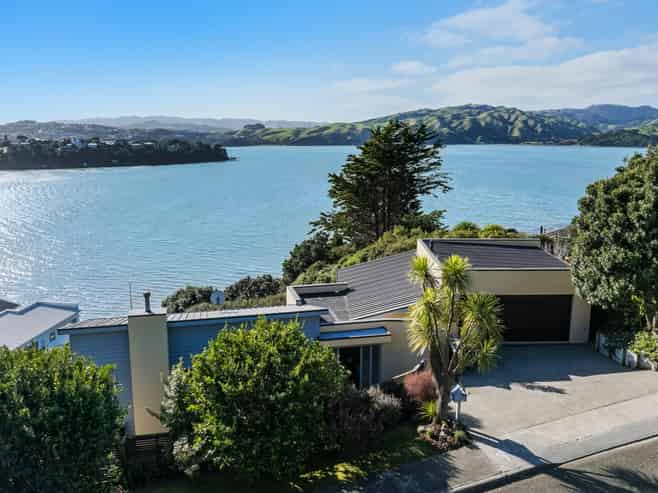 18 Leeward Drive, Whitby
