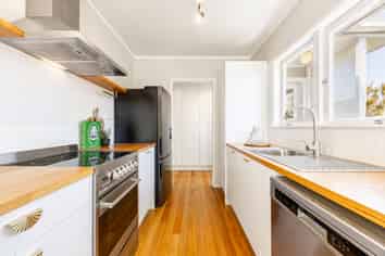 15 Hellyers Street, Birkdale