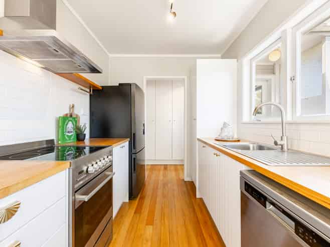 15 Hellyers Street, Birkdale