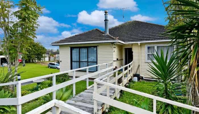 121 Sturges Road, Henderson