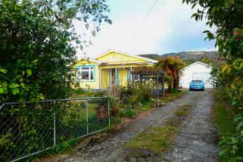 36 McGill Street, Waimangaroa