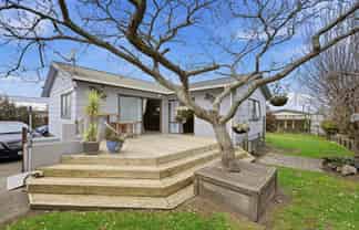 15B Ngahu Street, Fairy Springs