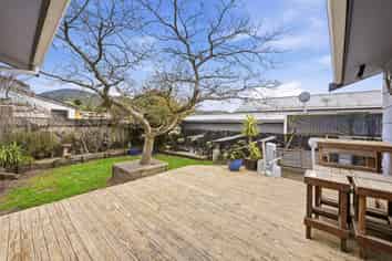 15B Ngahu Street, Fairy Springs