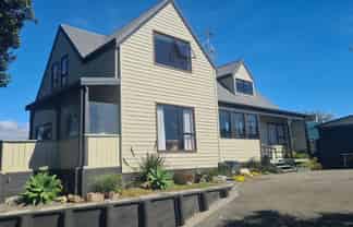 81 Renown Road, Raumati South