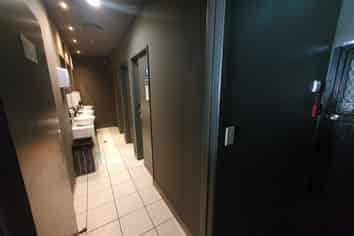 Affordable Mt Albert Bar Retail Space