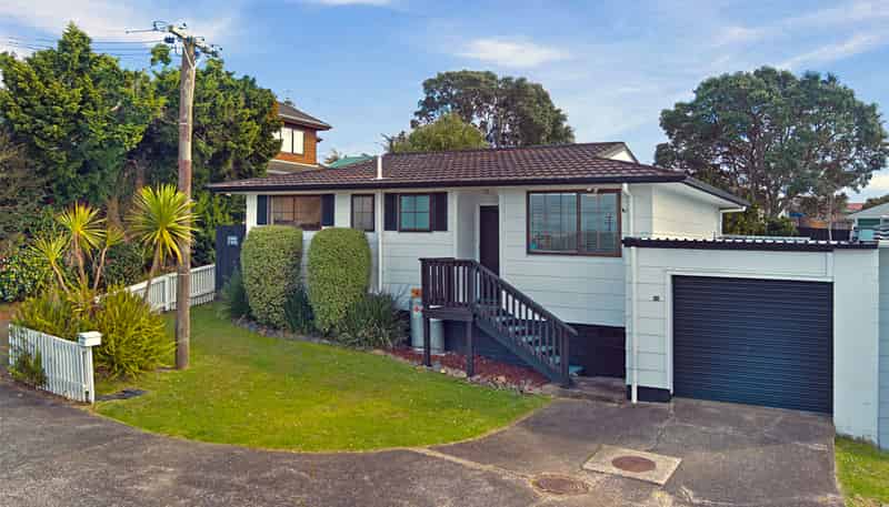15 Denarius Lane, Glendene