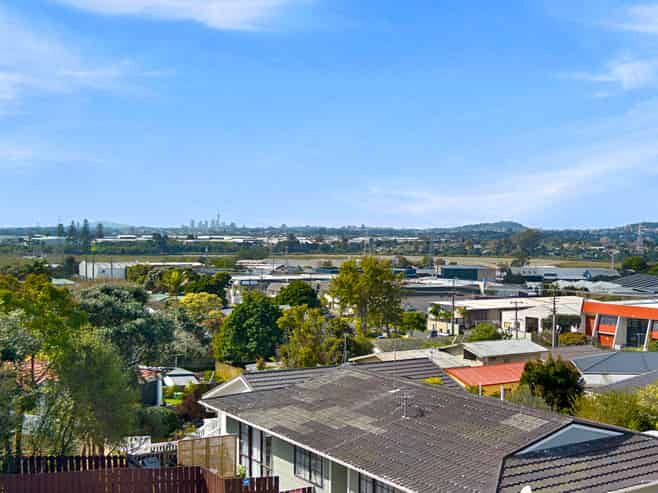15 Denarius Lane, Glendene