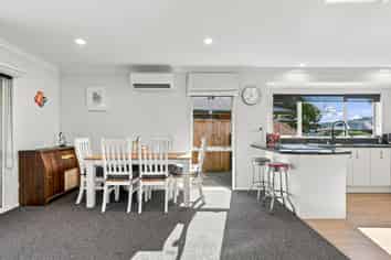 11 Oaklands Drive, Cambridge