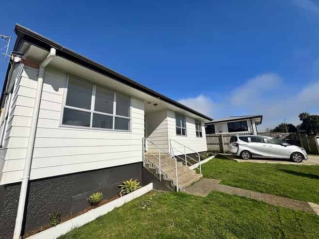 2 Arnhem Place, Pukekohe